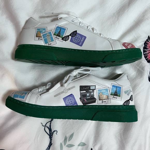 NWOT Dogo sneakers 7.5 - Picture 2 of 4